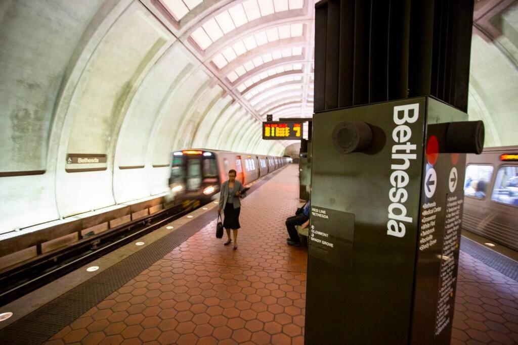 Dc'S Best Location 4 Bed With Parking Walk To Metro And Nightlife Bethesda Row Чеви Чейс Екстериор снимка