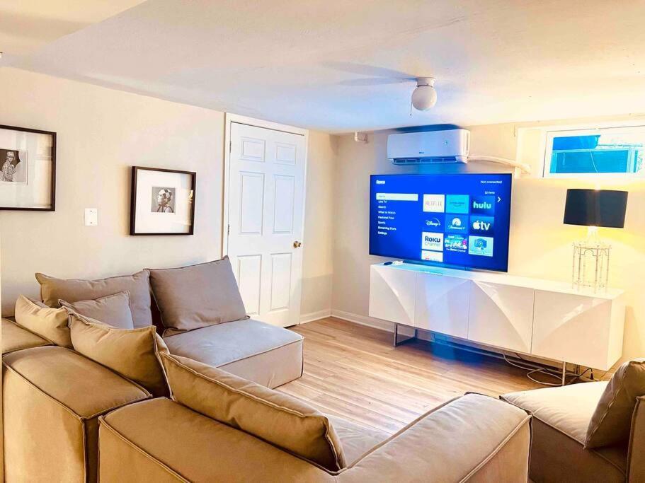 Dc'S Best Location 4 Bed With Parking Walk To Metro And Nightlife Bethesda Row Чеви Чейс Екстериор снимка