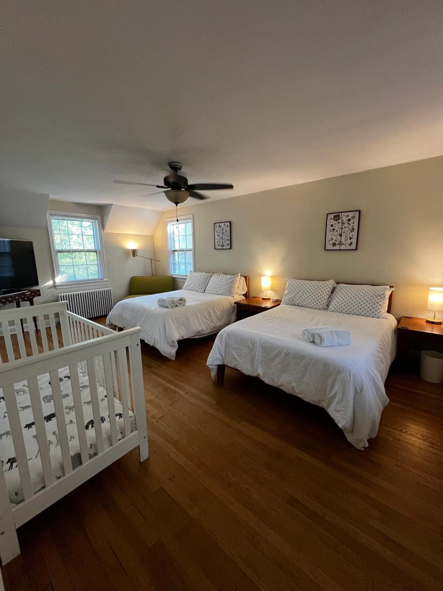 Dc'S Best Location 4 Bed With Parking Walk To Metro And Nightlife Bethesda Row Чеви Чейс Екстериор снимка