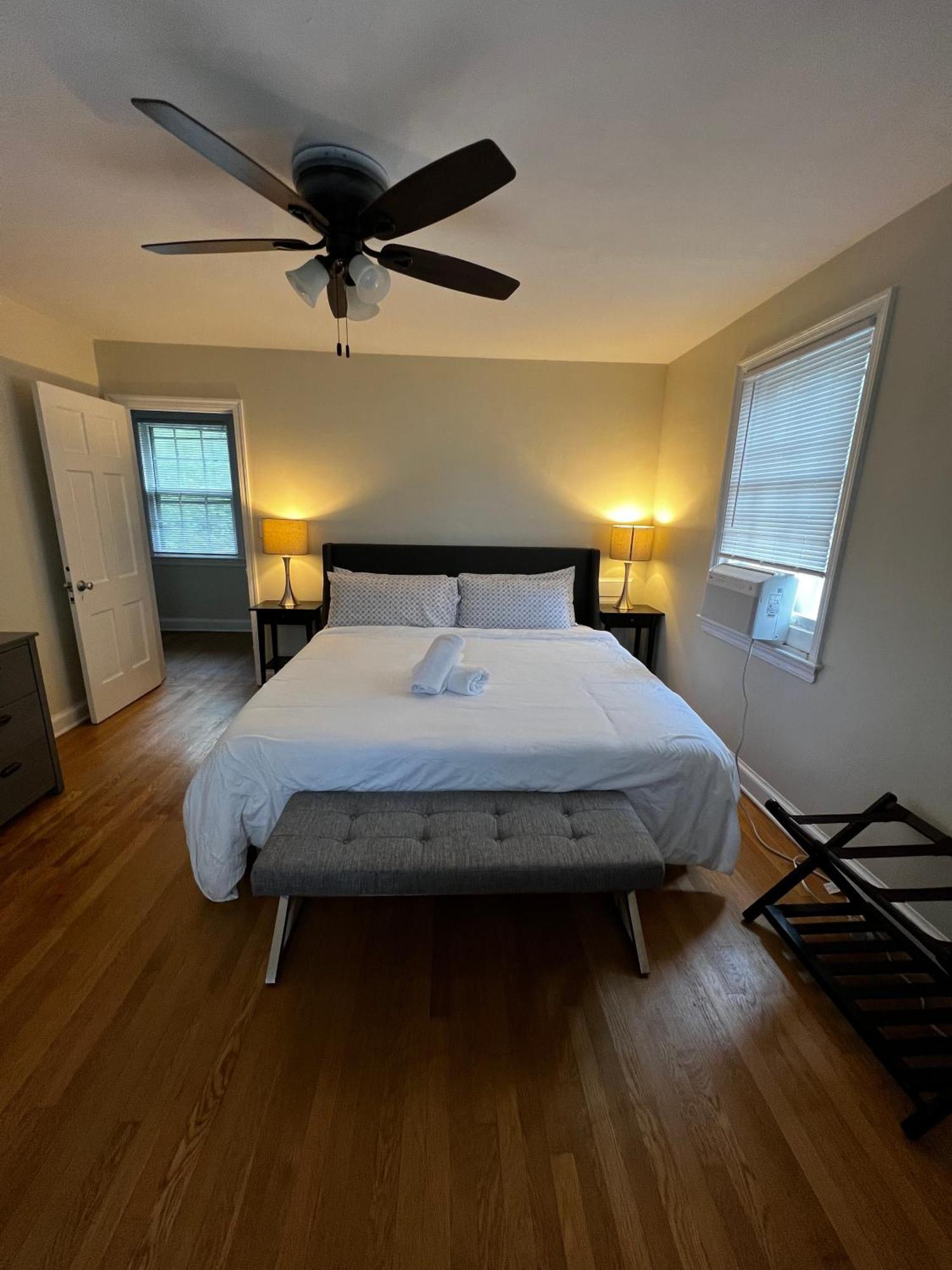 Dc'S Best Location 4 Bed With Parking Walk To Metro And Nightlife Bethesda Row Чеви Чейс Екстериор снимка